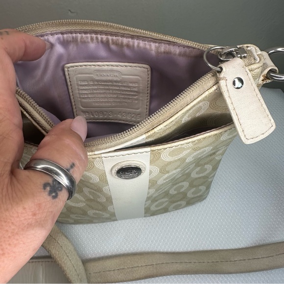 Coach signature stripe vintage cream coated canvas Crossbody purse/bag - Picture 4 of 6